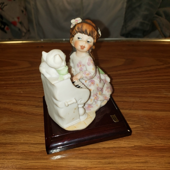 G. Armani Sculpture Girl Playing Piano - Picture 7 of 12